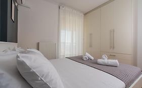 Bright & Elegant 2Bd Apt W/ View