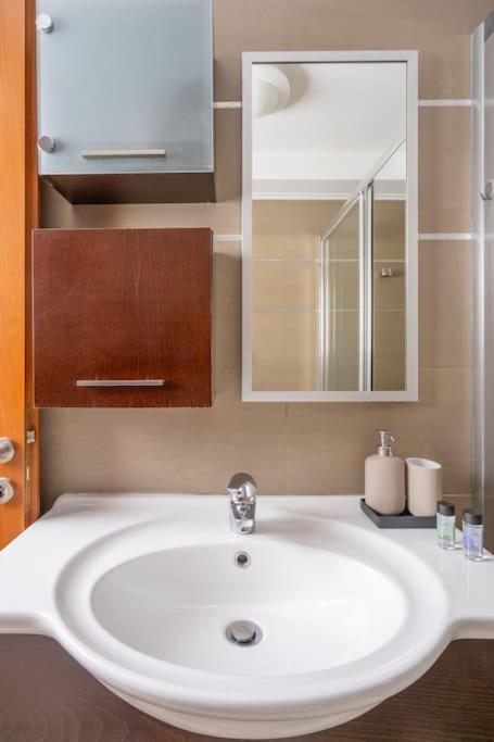 Bright & Elegant 2Bd Apt W/ View Αθήνα Εξωτερικό φωτογραφία